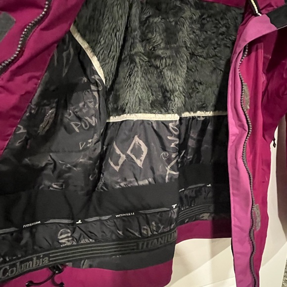 Columbia Titanium Ski Jacket - Picture 6 of 9